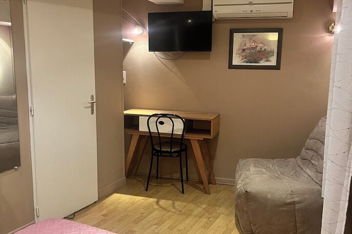 Room 13 of 29