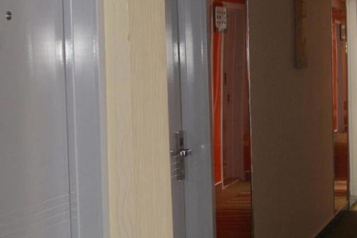 Room 16 of 35