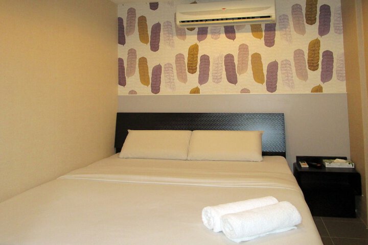 Room 16 of 36