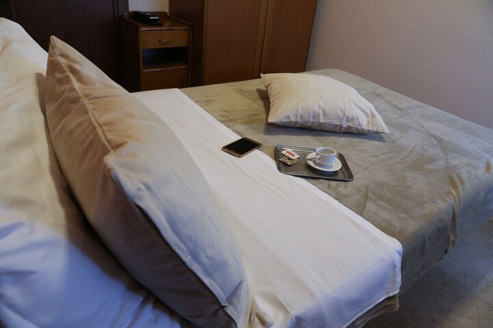 Room 8 of 30