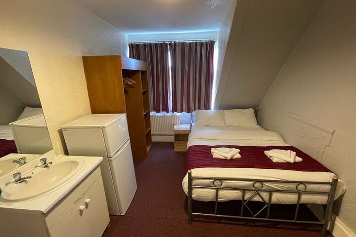Room 6 of 22