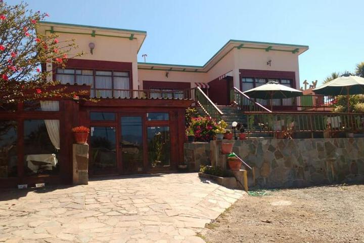 Hotel y Cabañas La Rosa Nautica