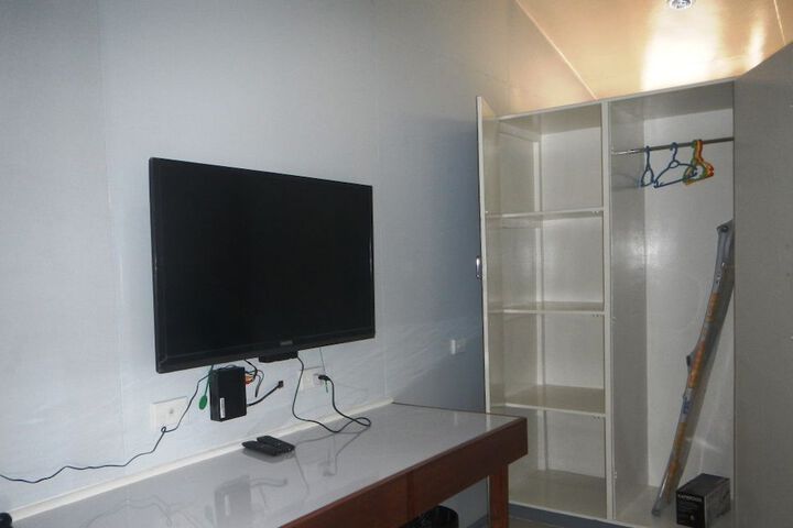 Room 21 of 80