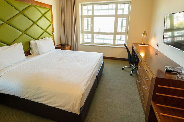 Room 25 of 64