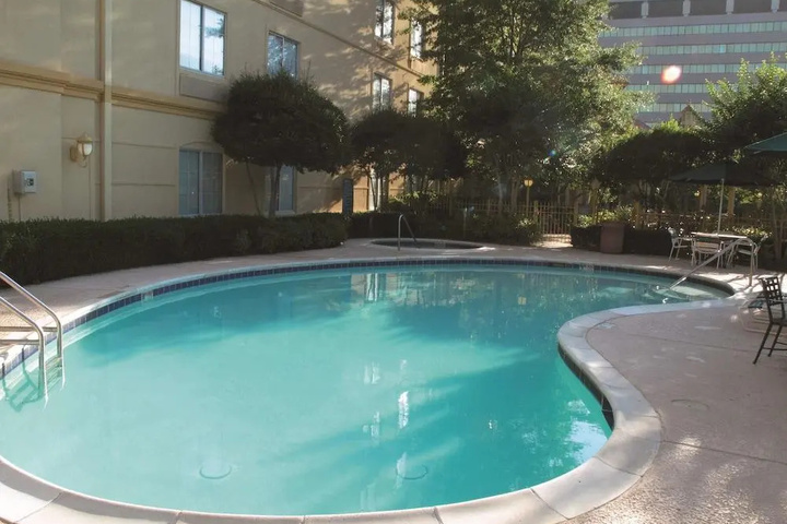 Pool 5 of 7