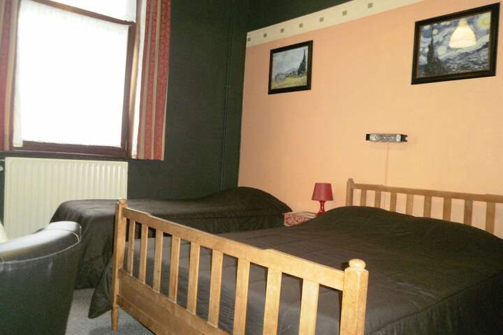 Room 6 of 53