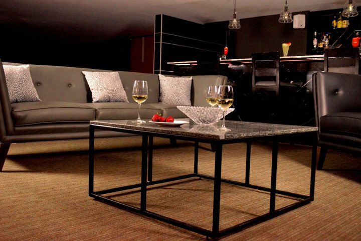 Lounge 90 of 118