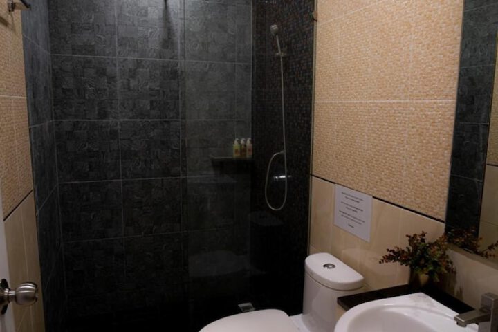 Room 26 of 33