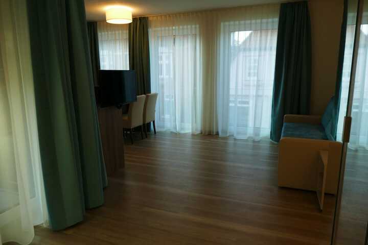 Room 32 of 64