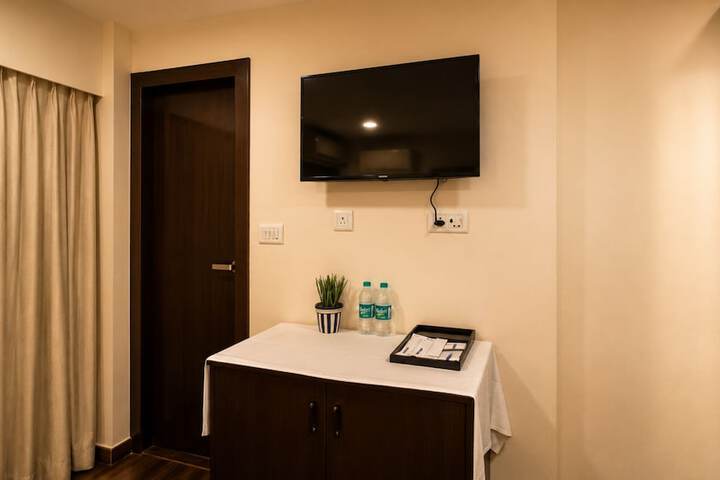Room 12 of 36