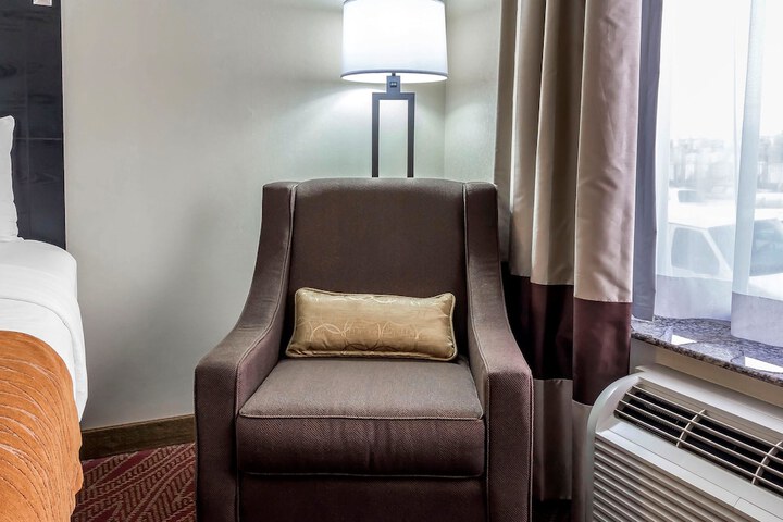 2 Queen Beds (6 of 16)