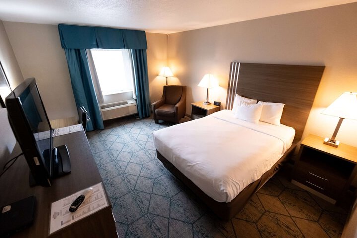 Room 13 of 42