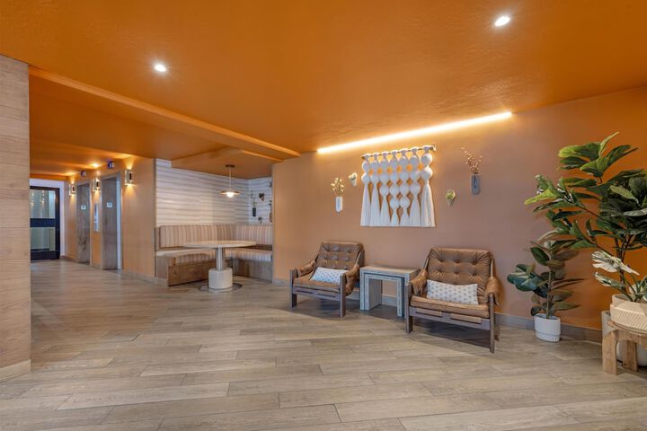 Guest Lobby