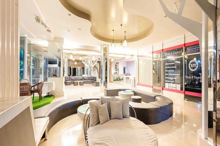 Entrance & Lobby
