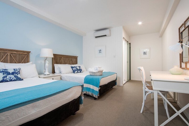 Room 17 of 48