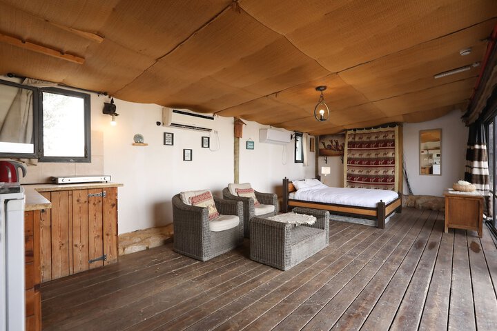 Room 28 of 52