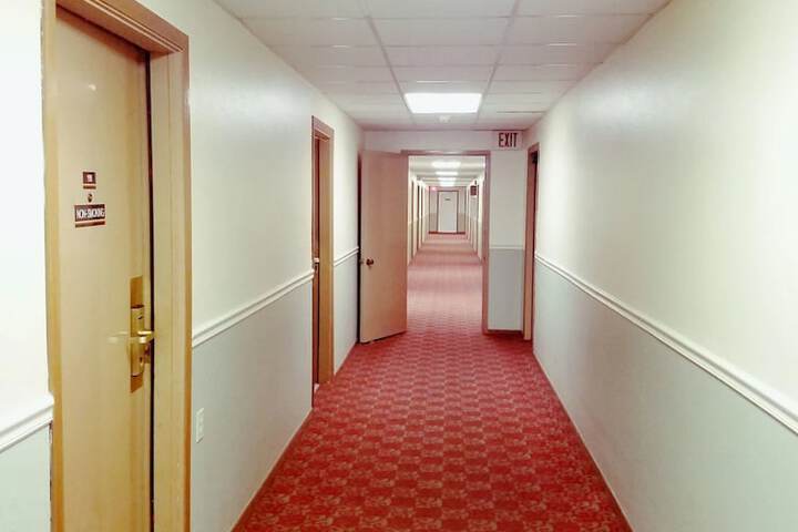 Ballroom/Hall 9 of 11