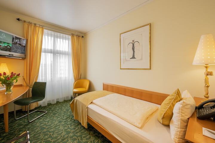 Room 52 of 132