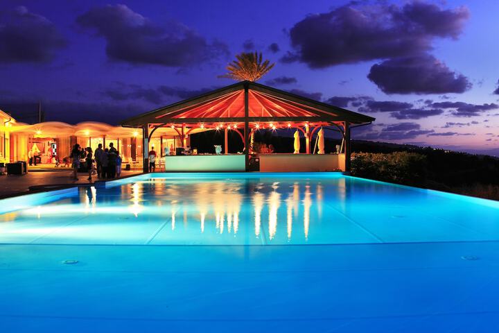 Hotel Pool