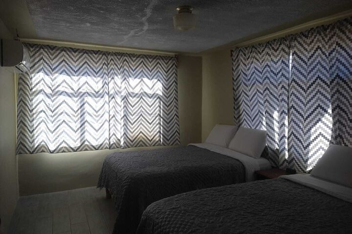 Room 9 of 14