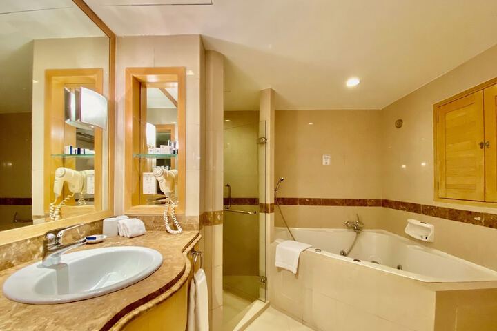Room 14 of 20