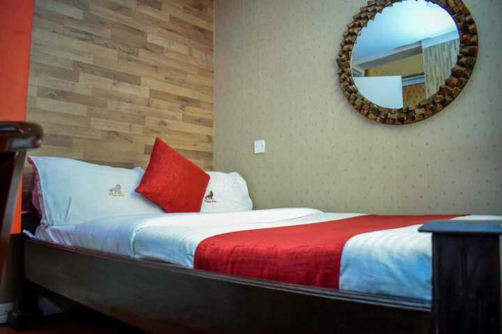 Room 11 of 31