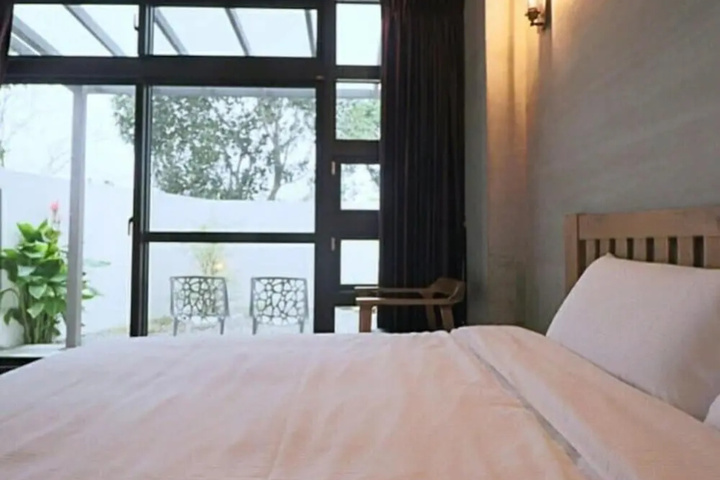 Room 2 of 13