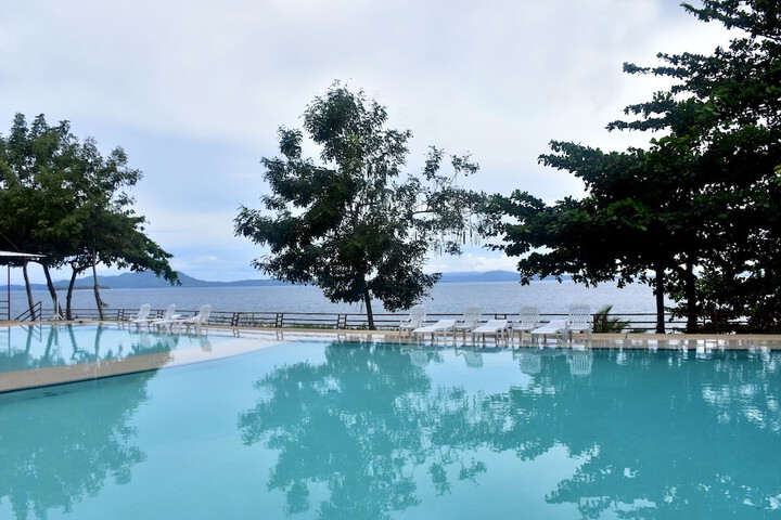 Pool 14 of 25
