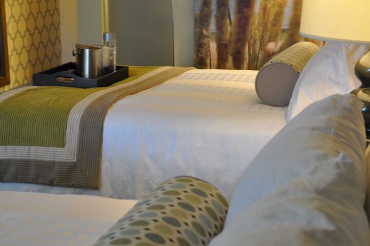 Room 10 of 32