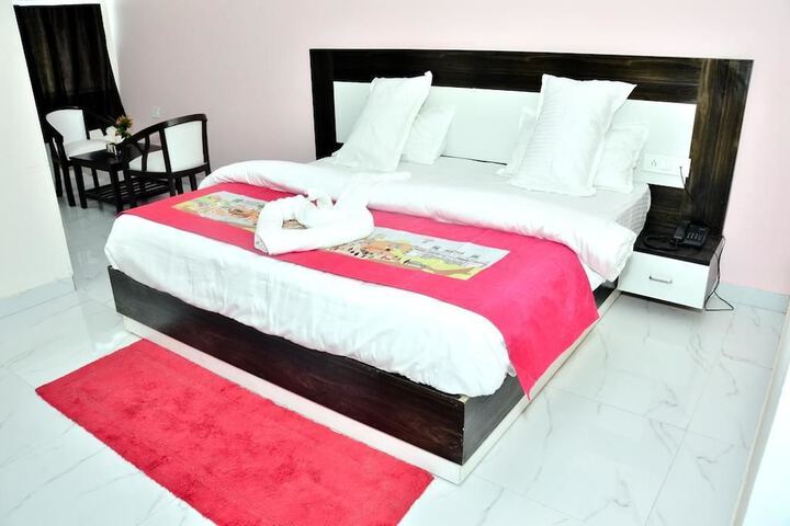 Room 3 of 9
