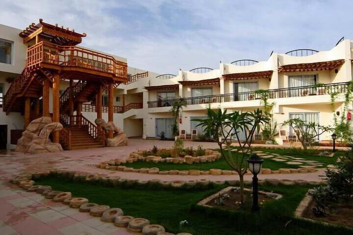 Hotel Exterior 19 of 19