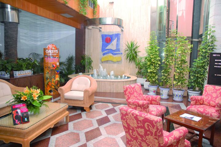 Entrance & Lobby