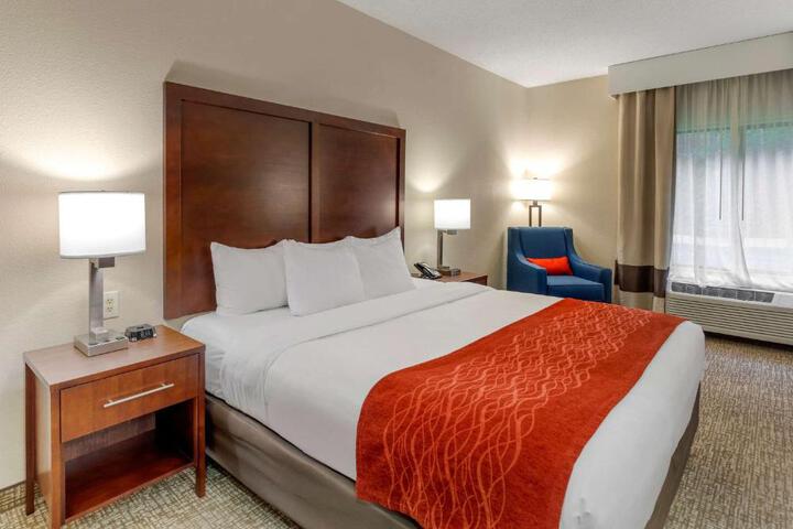 Double Accessible King Size Bed (1 of 2)