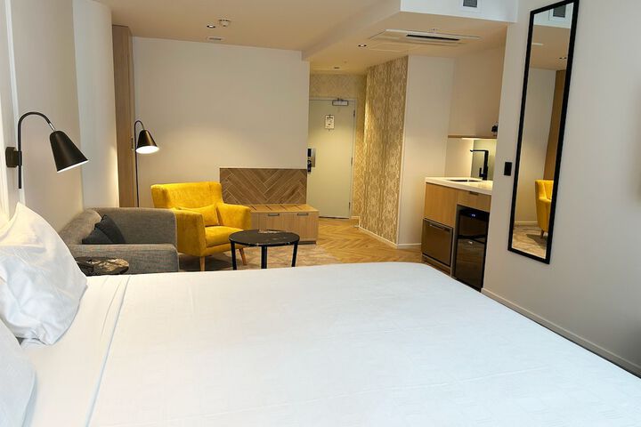 Room 27 of 69