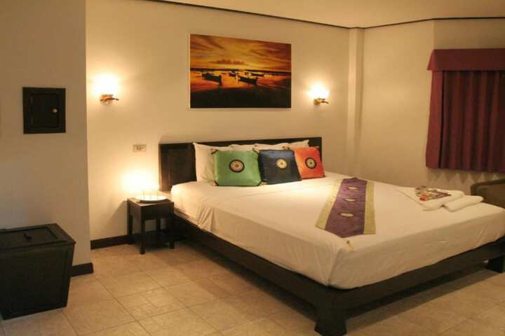 Room 19 of 33