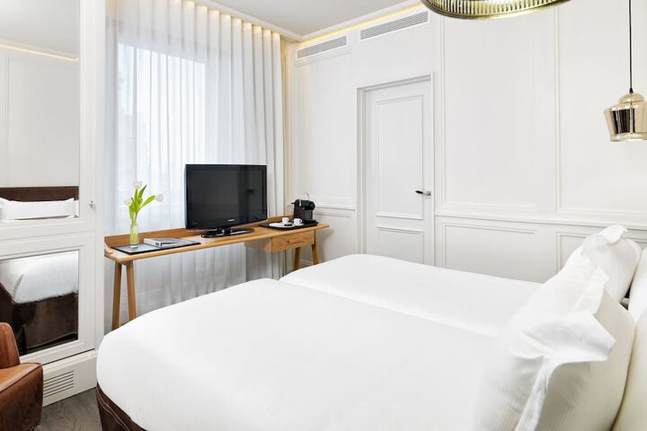 Room 10 of 49