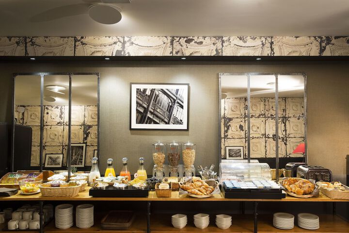 Breakfast/Coffee Service 31 of 40