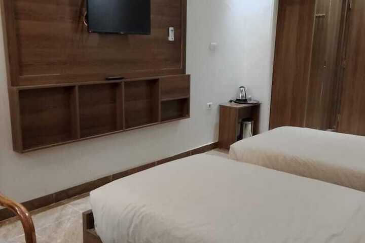 Room 6 of 30