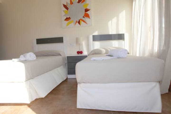 Room 5 of 10