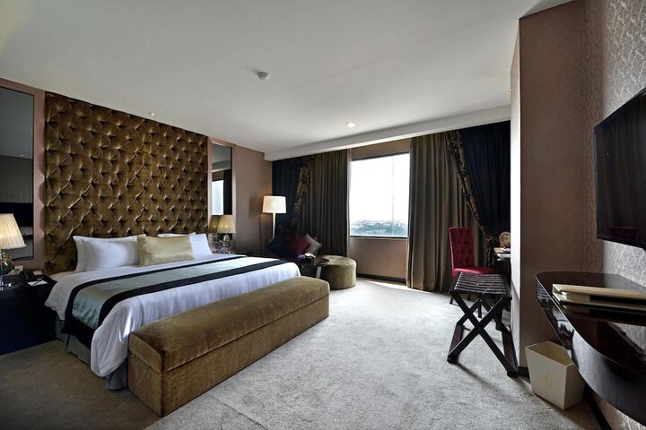 Room 16 of 54