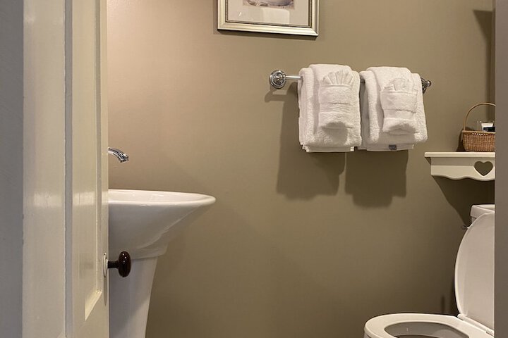Room 42 of 107