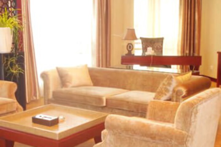 Room 3 of 7