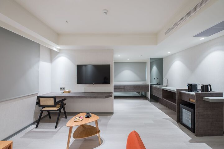 Room 17 of 50
