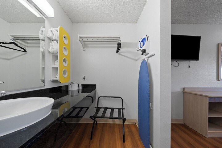 Room 39 of 154