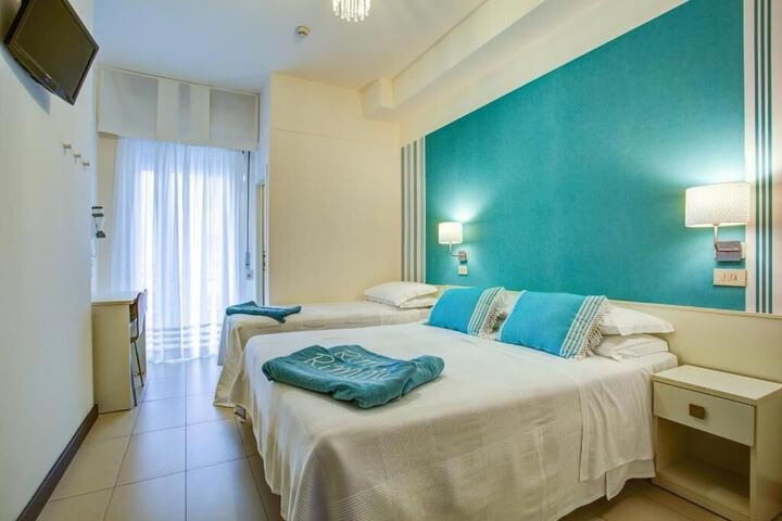 Room 4 of 32