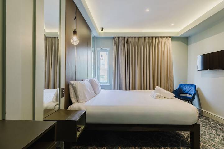 Room 32 of 263