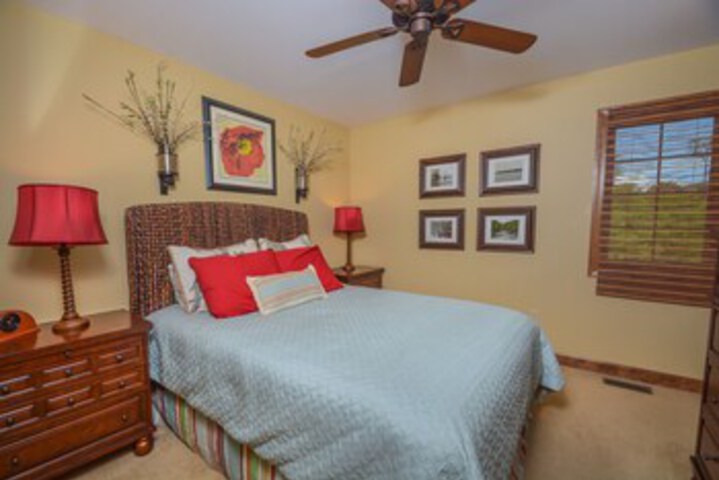 Room 34 of 40