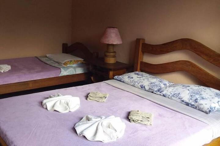 Room 5 of 6