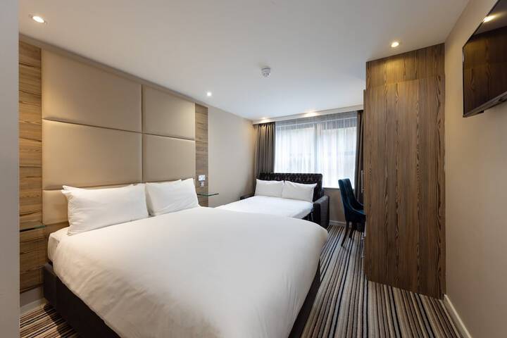 Room 10 of 31