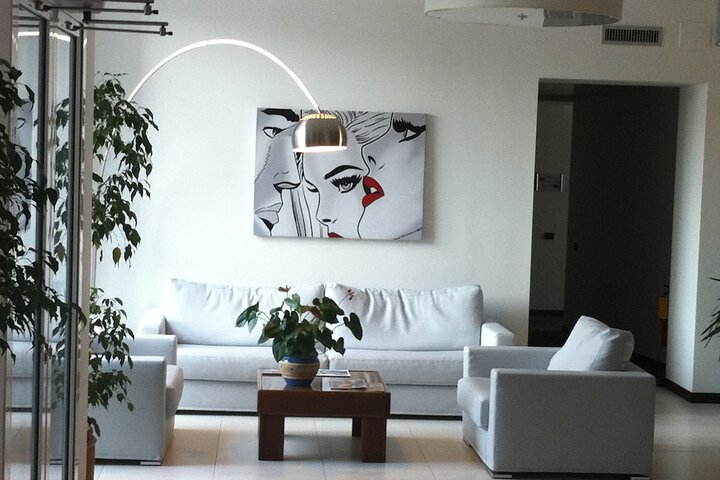 Entrance & Lobby